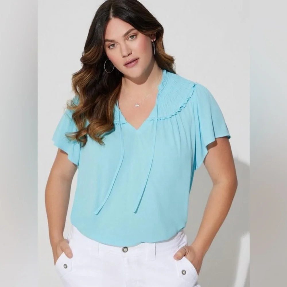 Torrid Washable Gauze Smocked Yoke Ruffle Top Women Size 00 - Picture 2 of 10
